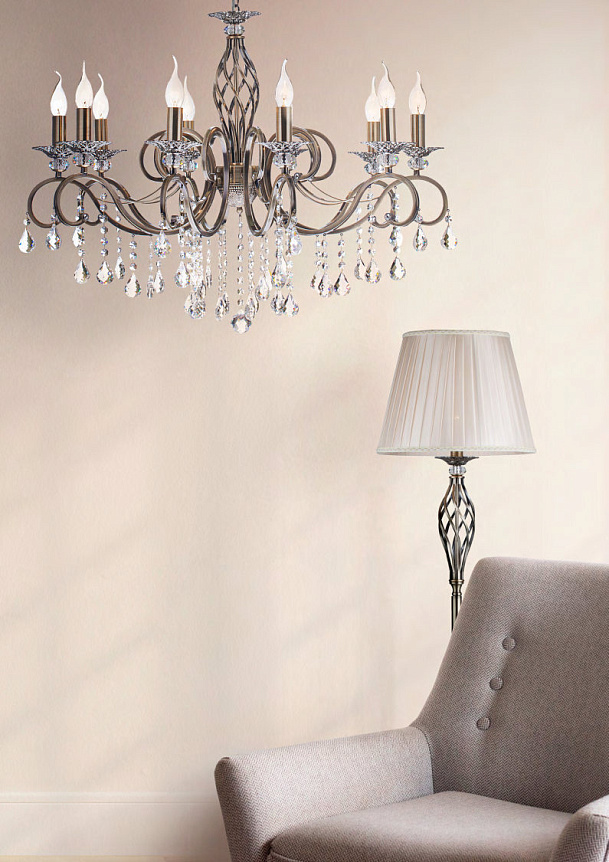 Grace Ø85 Bronze suspension De Maytoni - Son design classique avec des accoudoirs incurv&eacute;s et des d&eacute;tails en cristal cr&eacute;e une atmosph&egrave;re intemporelle et sophistiqu&eacute;e.