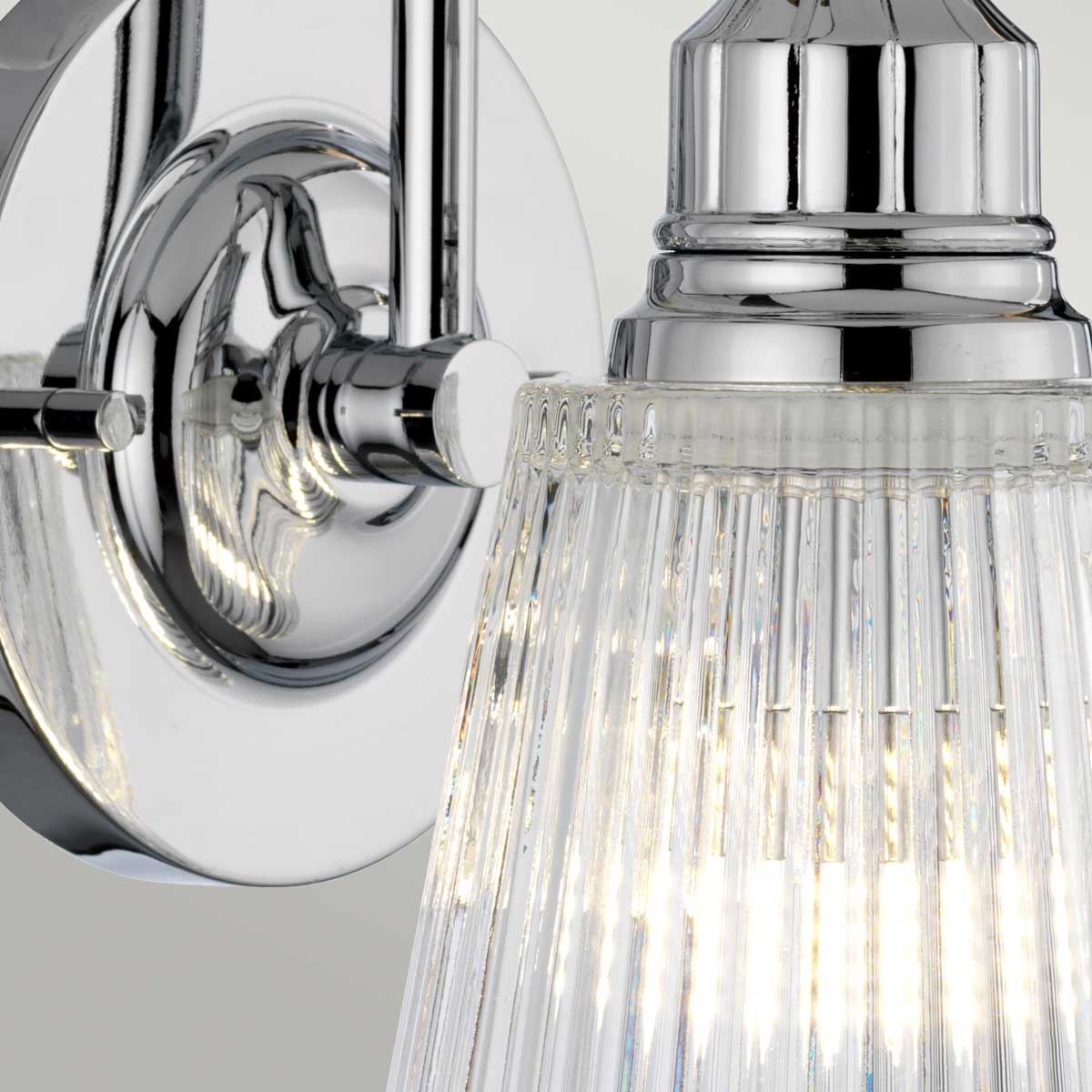 Addison Ø13 Chrome poli lampe de salle de bain De Elstead Lighting - Parfait pour tous ceux qui apprécient à la fois la fonctionnalité et le design dans leur salle de bain.