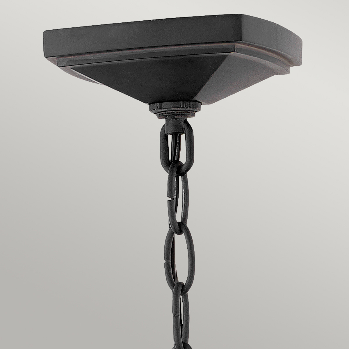Alford Place L Noir De Elstead Lighting - Den robusta&nbsp;ramen i svart aluminium och de klara glaspartierna skapar ett sofistikerat uttryck samtidigt som ljuset sprids j&auml;mnt och vackert.