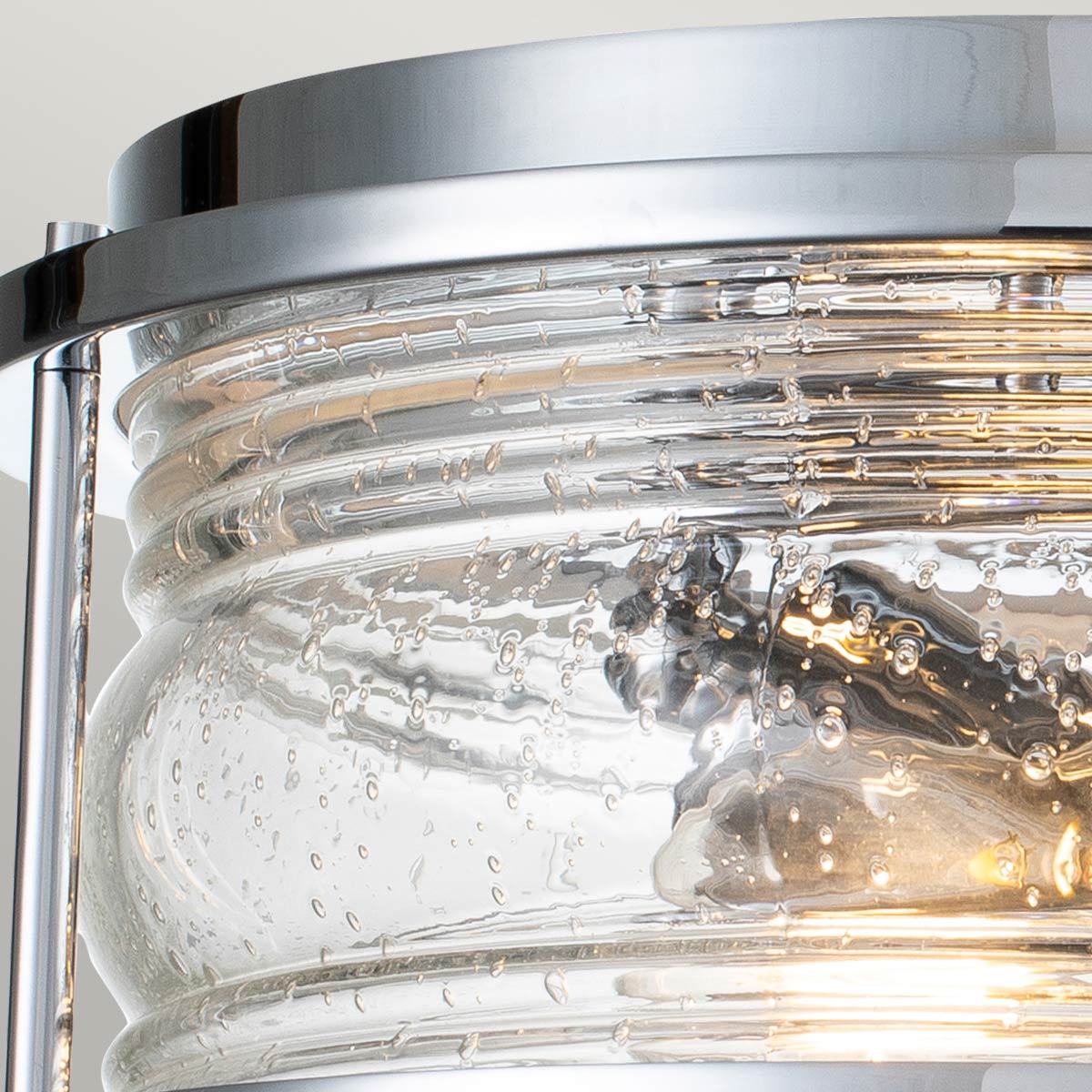 Ashland Bay Ø30 Chrome lampe de salle de bain De Elstead Lighting - Ashland Bay est une lampe de salle de bain élégante et classique qui allie robustesse et design intemporel.