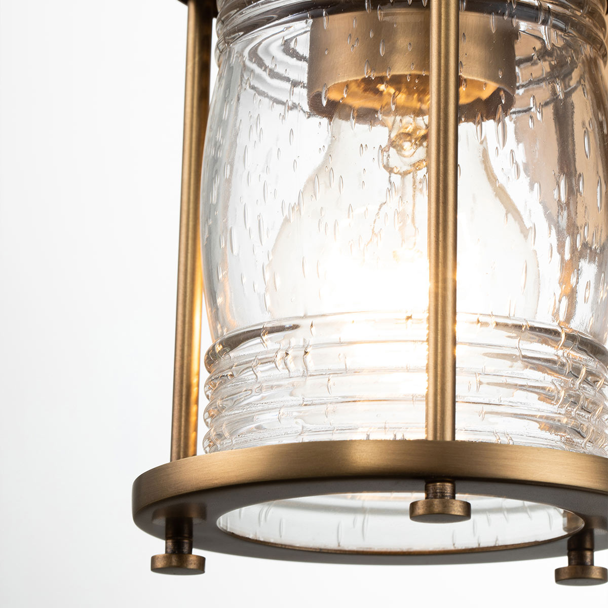 Ashland Bay 20cm Laiton lampe de salle de bain De Elstead Lighting - Ashland Bay est une lampe de salle de bain élégante et classique qui allie robustesse et design intemporel.