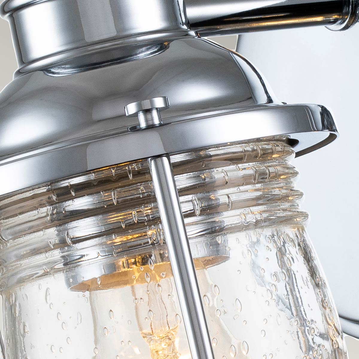 Ashland Bay 20cm Chrome lampe de salle de bain De Elstead Lighting - Ashland Bay est une lampe de salle de bain élégante et classique qui allie robustesse et design intemporel.