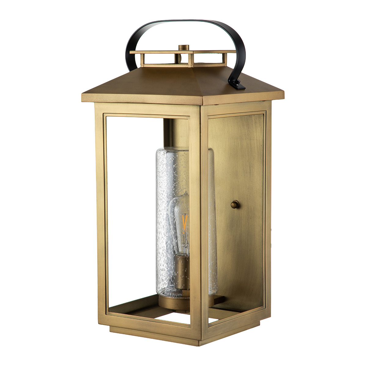 Atwater 52cm Laiton lampe d’extérieur De Elstead Lighting - Med IP44-klassning &auml;r Atwater skyddad mot fukt och v&auml;derp&aring;verkan, vilket g&ouml;r den till en elegant och l&aring;ngvarig l&ouml;sning f&ouml;r entr&eacute;er, uteplatser och tr&auml;dg&aring;rdsmilj&ouml;er.