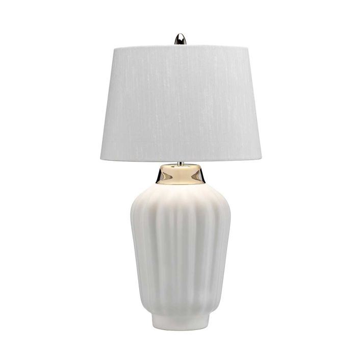 Bexley 56cm Blanc lampe de table De Elstead Lighting - Den levereras med en avsmalnande lampsk&auml;rm i ljus elfenbensf&auml;rgad konstsilke med en silverlaminerad insida, handgjord i Storbritannien.