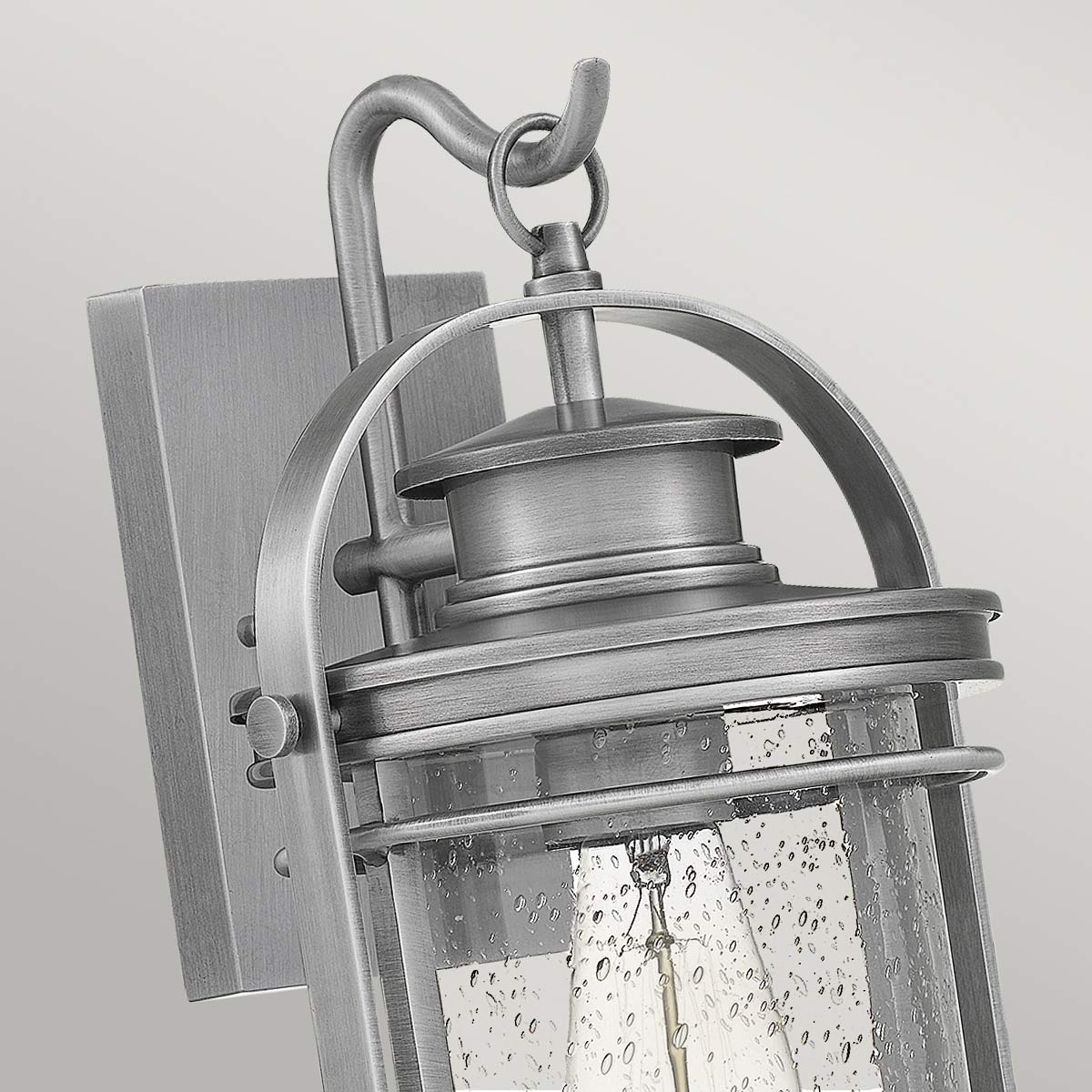 Booker 38cm Aluminium lampe d’extérieur De Elstead Lighting - Booker &auml;r en stilfull och robust fasadlampa med en design inspirerad av klassiska marina lanternor.