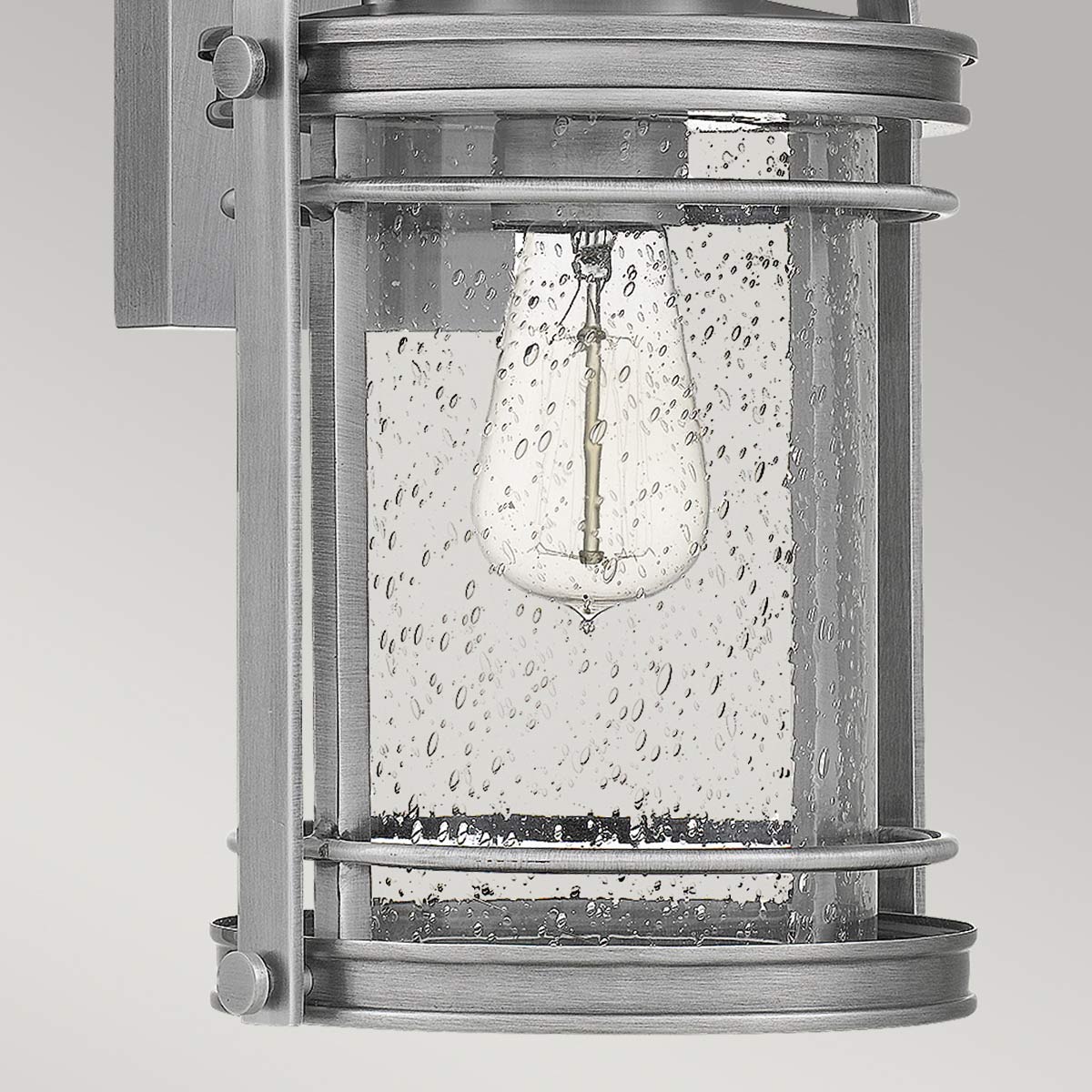 Booker 38cm Aluminium lampe d’extérieur De Elstead Lighting - Booker &auml;r en stilfull och robust fasadlampa med en design inspirerad av klassiska marina lanternor.