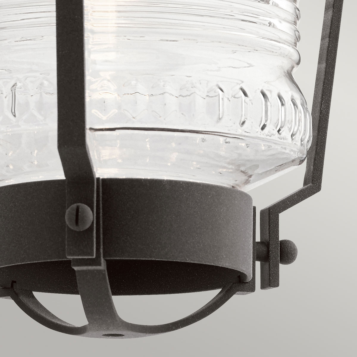 Chance Harbor 55cm Zinc lampe d’extérieur De Elstead Lighting - Chance Harbor &auml;r en klassisk och robust fasadlampa med en design inspirerad av maritim stil.