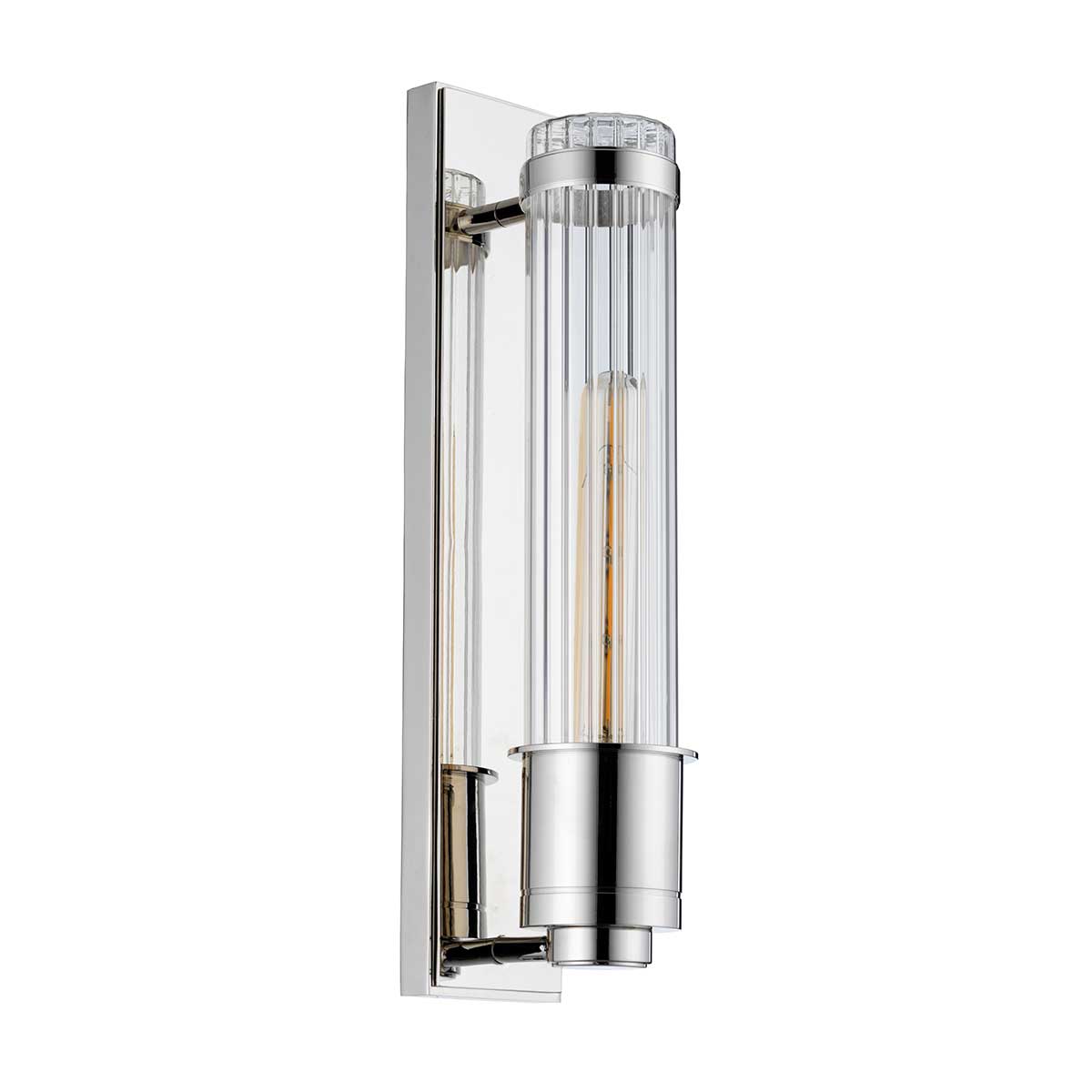 Wellington 40cm Chrome lampe de salle de bain De Elstead Lighting - Il est fabriqué en acier et en verre de haute qualité et dégage une sensation de luxe avec sa finition chromée polie et son abat-jour en verre nervuré qui offre une belle répartition de la lumière.