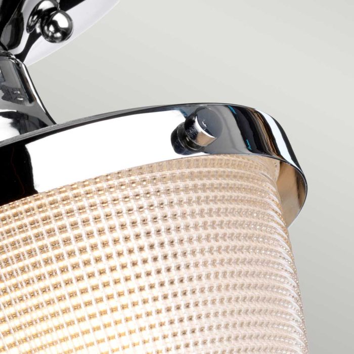 Dublin Ø18 Chrome poli lampe de salle de bain De Elstead Lighting - Ses d&eacute;tails m&eacute;talliques chrom&eacute;s et polis lui conf&egrave;rent un style moderne et raffin&eacute; qui s'int&egrave;gre harmonieusement &agrave; la plupart des salles de bains.