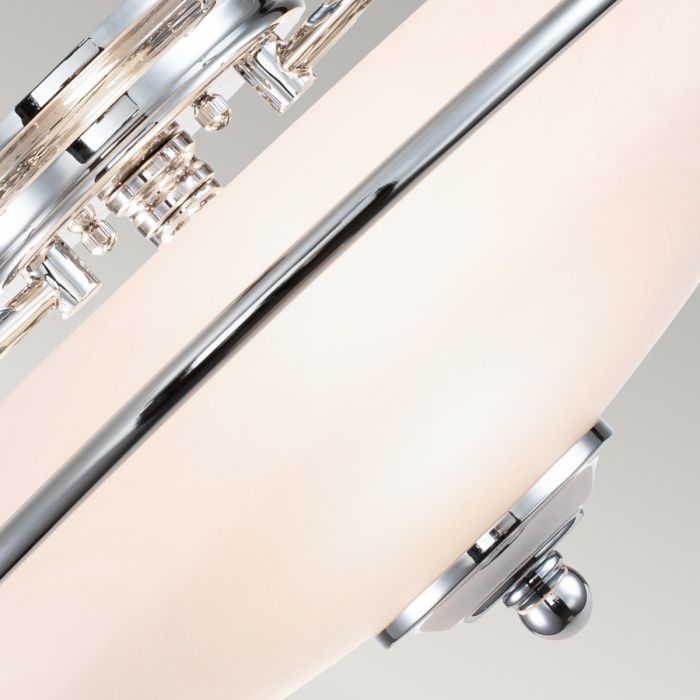 Griffin Ø42 Chrome plafonnier De Elstead Lighting - Den etsade sk&auml;rmen &auml;r vitm&aring;lad p&aring; insidan, vilket sprider ljuset j&auml;mnt och skapar en behaglig belysning i hemmet.
