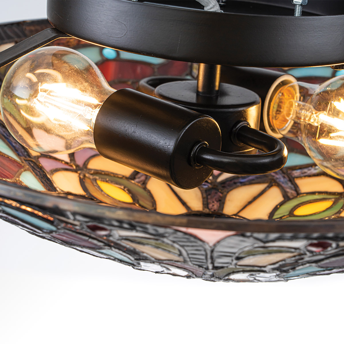 Larissa Ø42 Multicolore De Elstead Lighting - Son abat-jour en forme de bol est réalisé en verre acrylique coloré dans de magnifiques nuances de rouge, bleu, rose et jaune, créant un motif riche et vibrant.