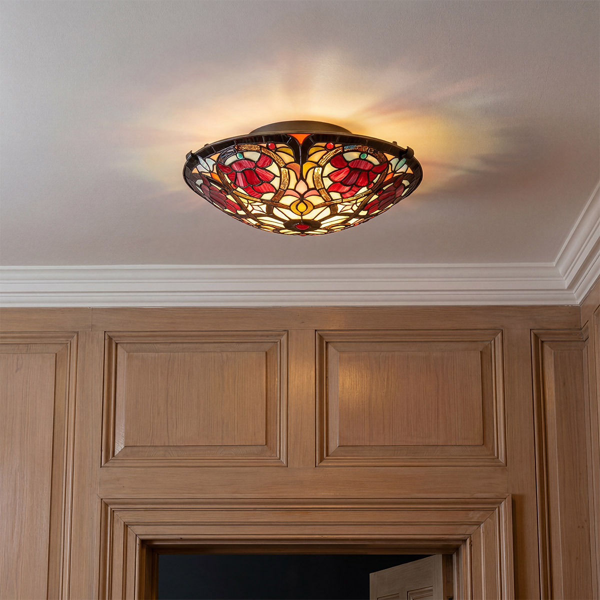 Larissa Ø42 Multicolore De Elstead Lighting - Son abat-jour en forme de bol est réalisé en verre acrylique coloré dans de magnifiques nuances de rouge, bleu, rose et jaune, créant un motif riche et vibrant.