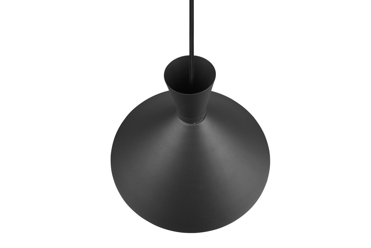 Enzo Ø35 Noir suspension De Trio Lighting - Sa forme ronde le rend idéal pour être suspendu au-dessus d'une table à manger ronde ou, en en suspendant plusieurs d'affilée, au-dessus d'une table à manger oblongue ou d'un comptoir de cuisine.