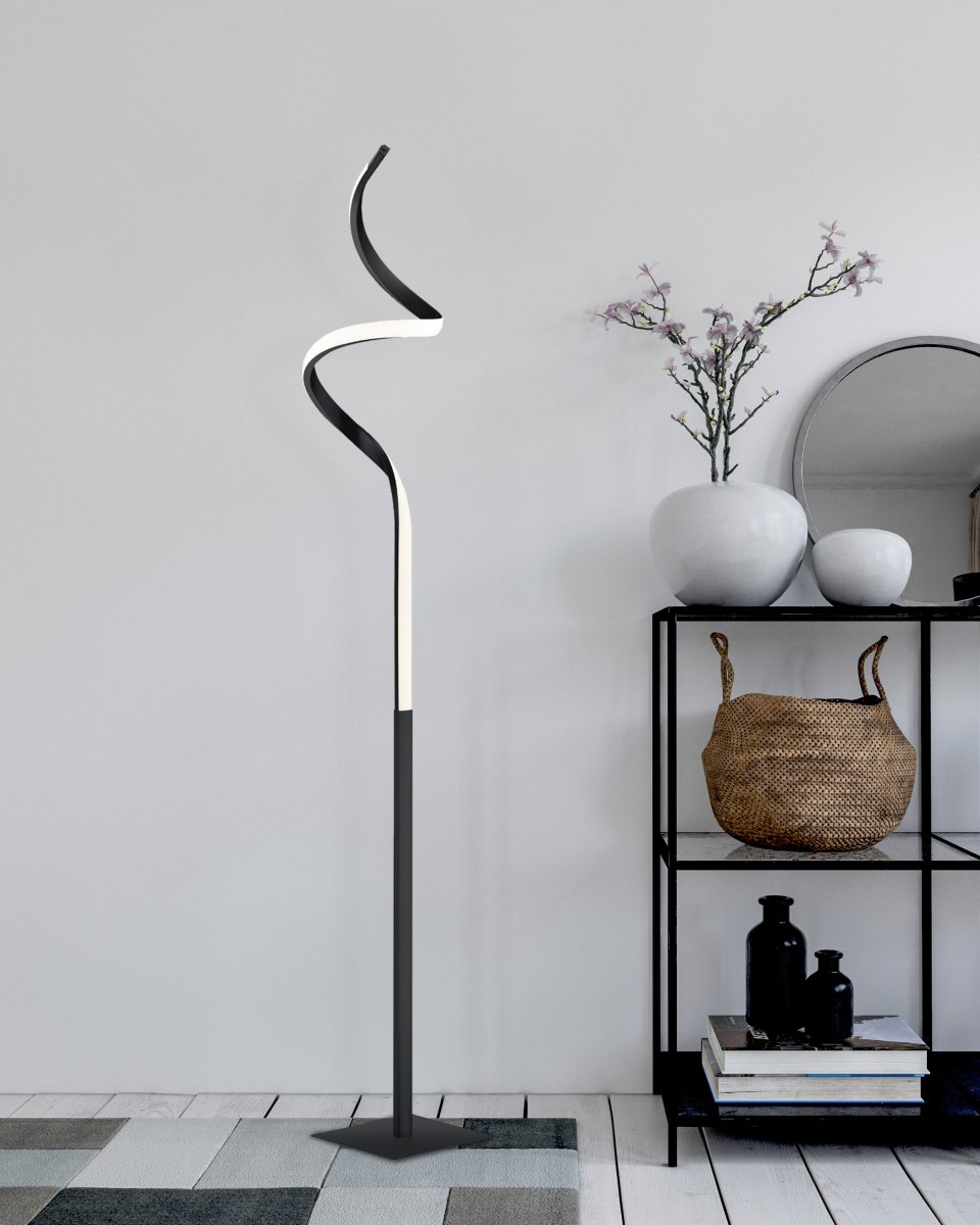 Course Noir lampadaire De Trio Lighting - La finition noire mate confère à la lampe un look moderne et sophistiqué qui s'intègre dans de nombreux styles d'intérieur et en fait un accroche-regard élégant dans votre maison.