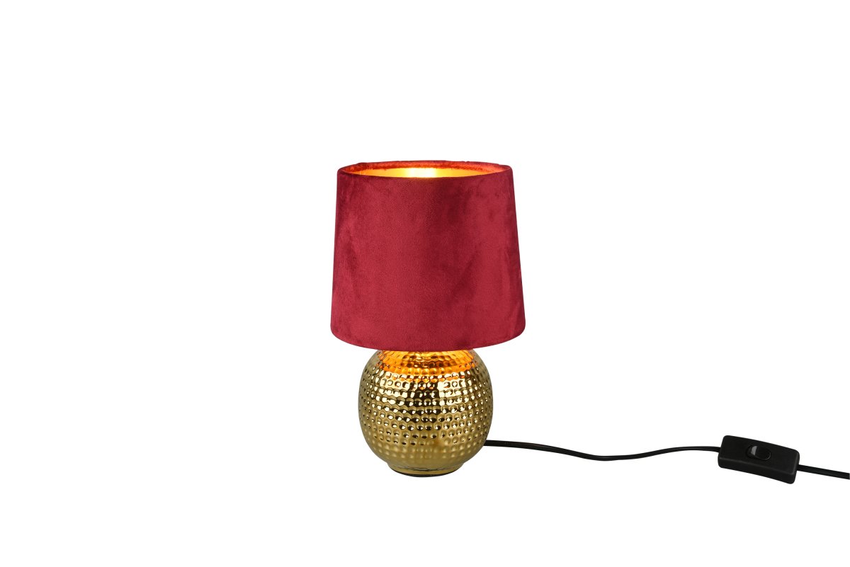 Sophia 26cm ROUGE lampe de table De Trio Lighting - La combinaison de la céramique dorée brillante et de l'abat-jour en tissu rouge confère à Sophia un look élégant et moderne qui met en valeur n'importe quelle pièce.