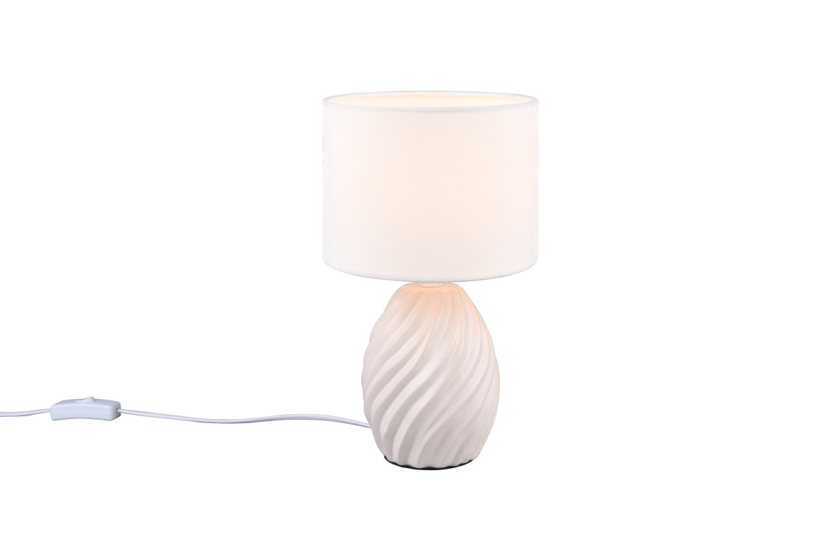 Melva 30cm Blanc lampe de table De Trio Lighting - Am&eacute;liorez votre int&eacute;rieur avec la lampe de table Melva &ndash; une combinaison parfaite de style et de fonctionnalit&eacute;.