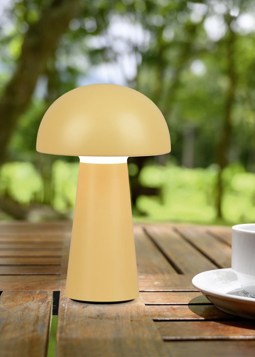 Lennon 22cm Or portable De Trio Lighting - La lampe de table Lennon allie un design élégant à une fonction pratique et est parfaite pour une utilisation intérieure et extérieure.