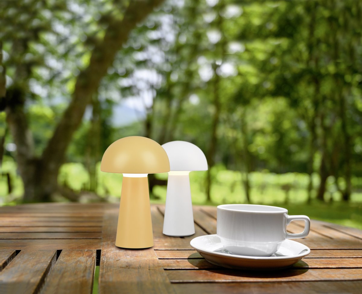 Lennon 22cm Or portable De Trio Lighting - La lampe de table Lennon allie un design élégant à une fonction pratique et est parfaite pour une utilisation intérieure et extérieure.