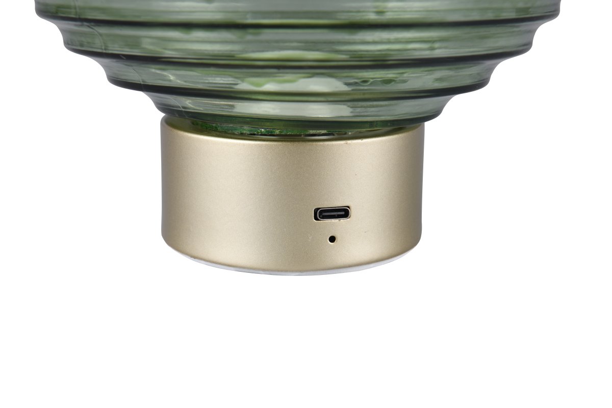 Earl 14cm Vert portable De Trio Lighting - Posée sur une table, un buffet ou dans un coin cosy, la lampe de table EARL, au design élégant, diffuse une lumière douce et agréable.
