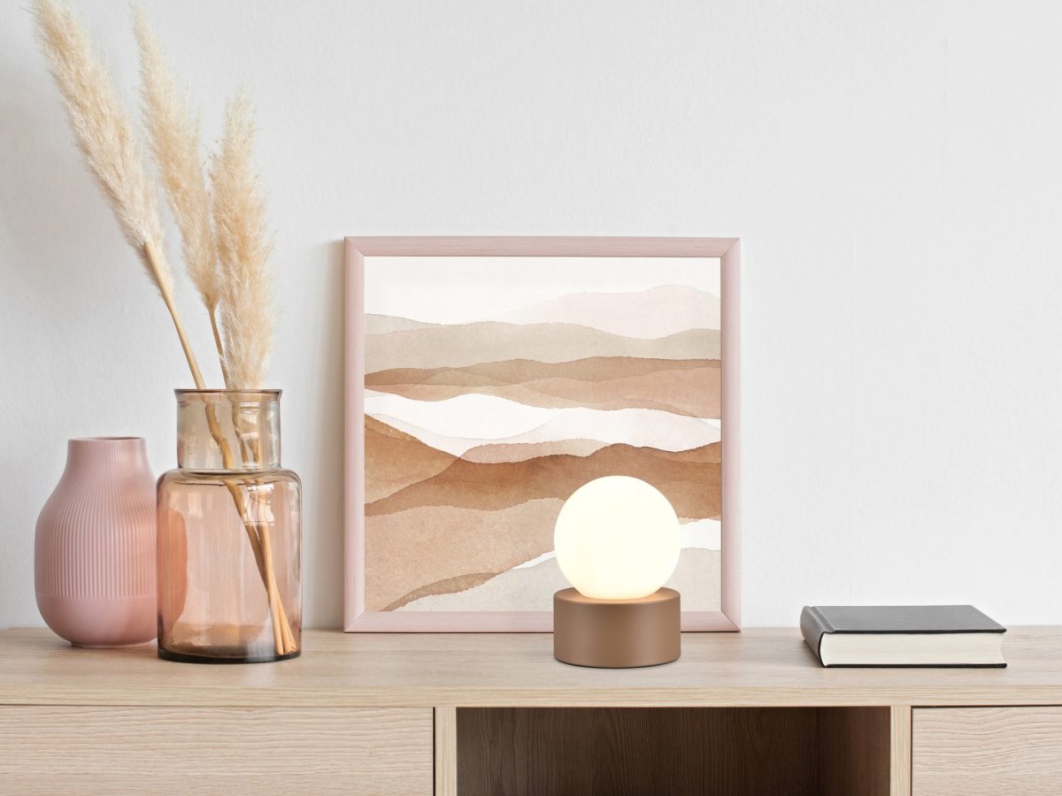 Countess 17cm Brun lampe de table De Trio Lighting - La lampe de table Countess séduit par son design simple et classique.