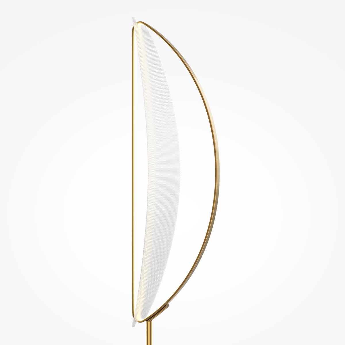 Breeze Laiton lampadaire De Maytoni - L'abat-jour fin et ovale associé à un support doré et à une base en marbre foncé crée un équilibre harmonieux entre luxe et minimalisme.
