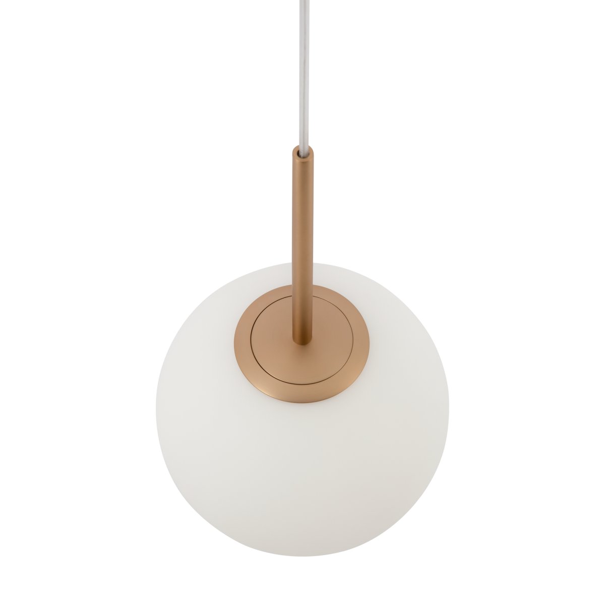 Basic form Ø20 Or suspension De Maytoni - Avec son globe en verre opale doux et son boîtier métallique fin d'aspect doré, la lampe offre une lumière belle et agréable qui s'intègre parfaitement dans les styles d'intérieur modernes et classiques.
