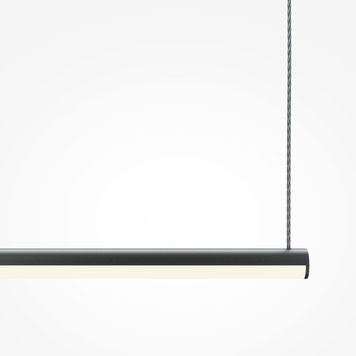 Halo 80cm Noir suspension De Maytoni - Sa forme simple et élégante en fait une solution d'éclairage polyvalente qui s'intègre aussi bien dans les intérieurs modernes qu'industriels tout en servant également de déclaration de style discrète.