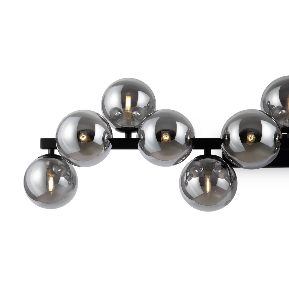 Dallas 95cm Noir applique murale De Maytoni - Créez une atmosphère élégante et chaleureuse avec Dallas, un luminaire qui illuminera votre intérieur avec classe et finesse.
