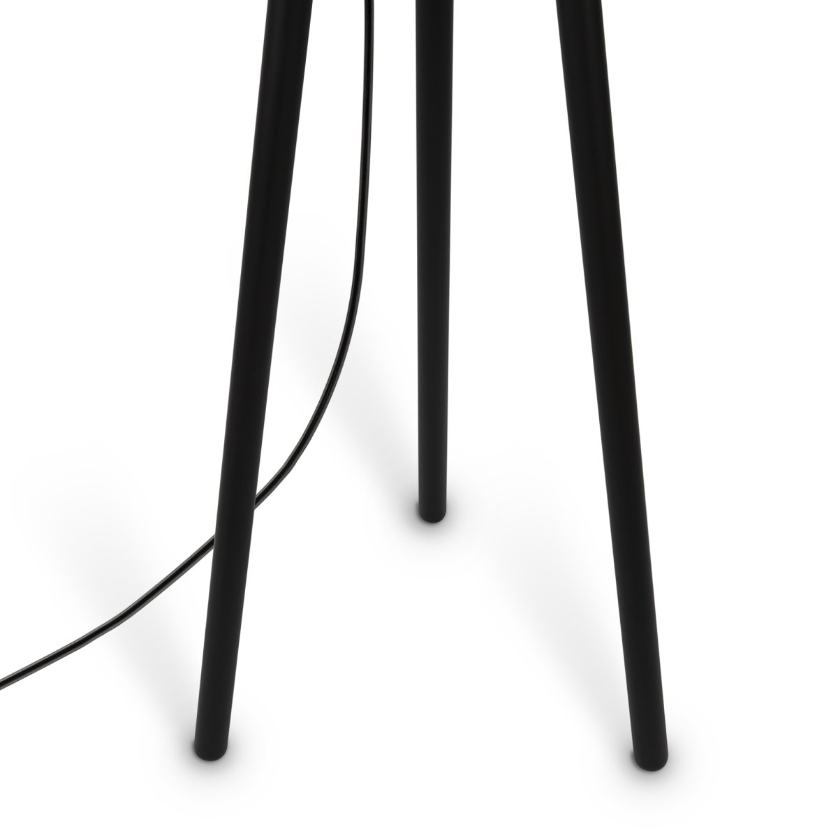 Calvin Noir lampadaire De Maytoni - Avec son support en bois noir ; et un abat-jour textile assorti, la lampe &eacute;met une lumi&egrave;re chaleureuse et invitante qui cr&eacute;e une atmosph&egrave;re chaleureuse.