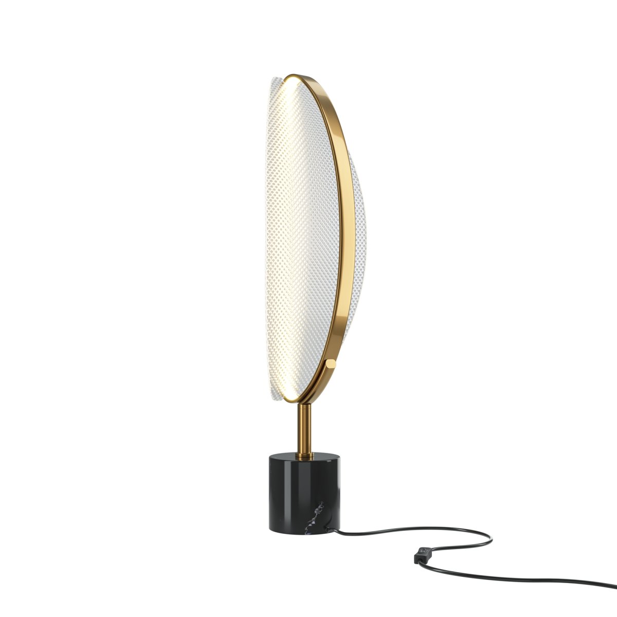 Breeze 63cm Laiton lampe de table De Maytoni - La lampe de table Breeze est une œuvre d'art en soi et ajoute une touche sophistiquée à votre intérieur.