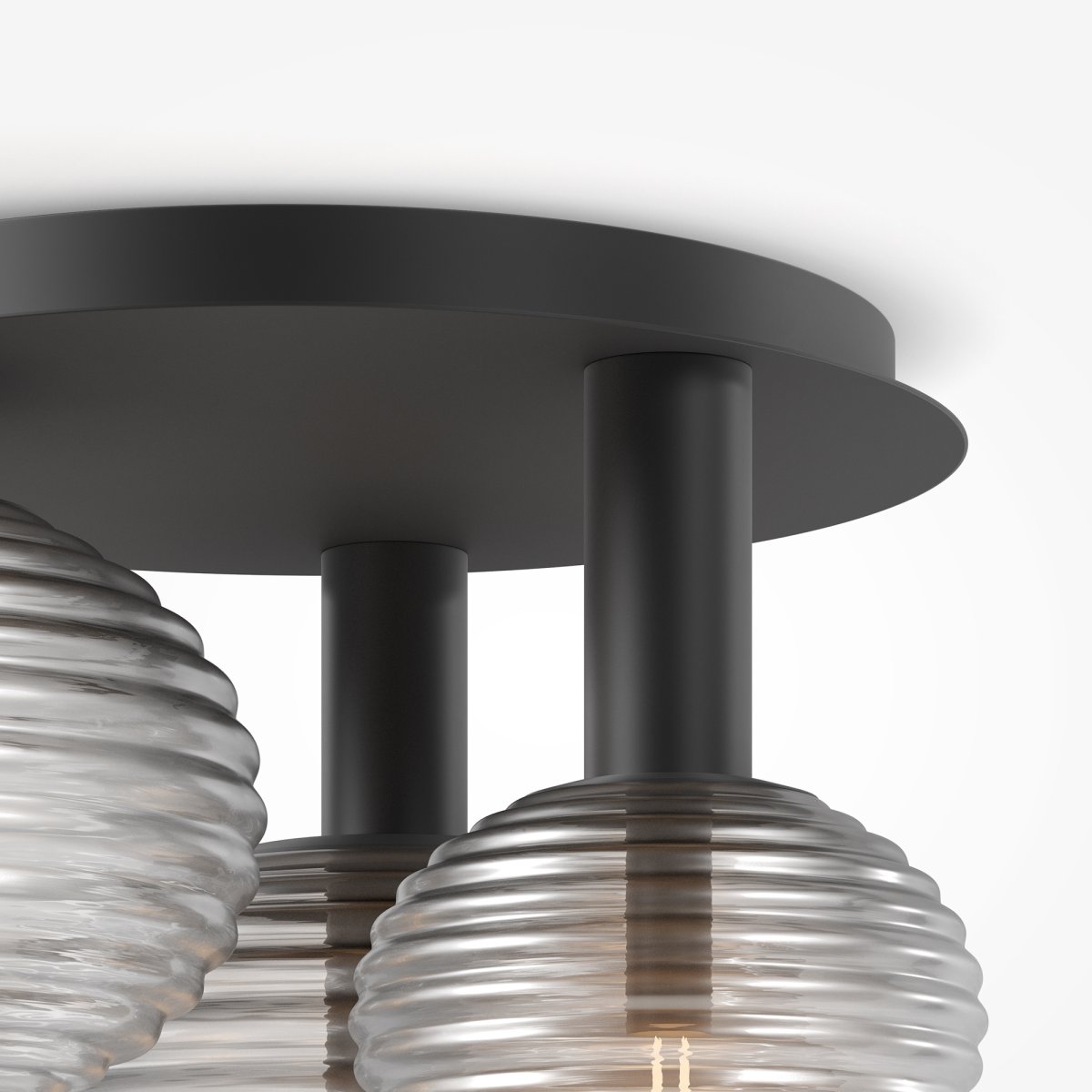 Reels 53cm Noir plafonnier De Maytoni - Le design dynamique avec des d&ocirc;mes arrondis cr&eacute;e une expression moderne, tandis que les d&ocirc;mes fum&eacute;s et brillants contribuent &agrave; une image d'&eacute;clairage sophistiqu&eacute;e.