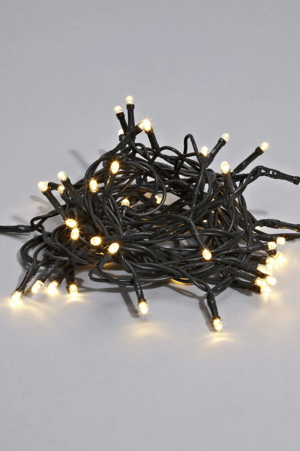 Guirlande Lumineuse Shine 4m Vert De Markslöjd - Simple guirlande lumineuse verte de 4 mètres avec 40 diodes qui diffusent une lumière blanche chaude.