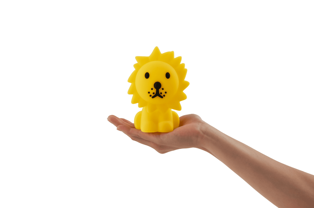 Bundle of Light - Lion Mini Jaune lampe pour enfant De Mr Maria - Apportez un peu de lumi&egrave;re et de joie dans votre journ&eacute;e et votre maison avec cette charmante lampe lion.
