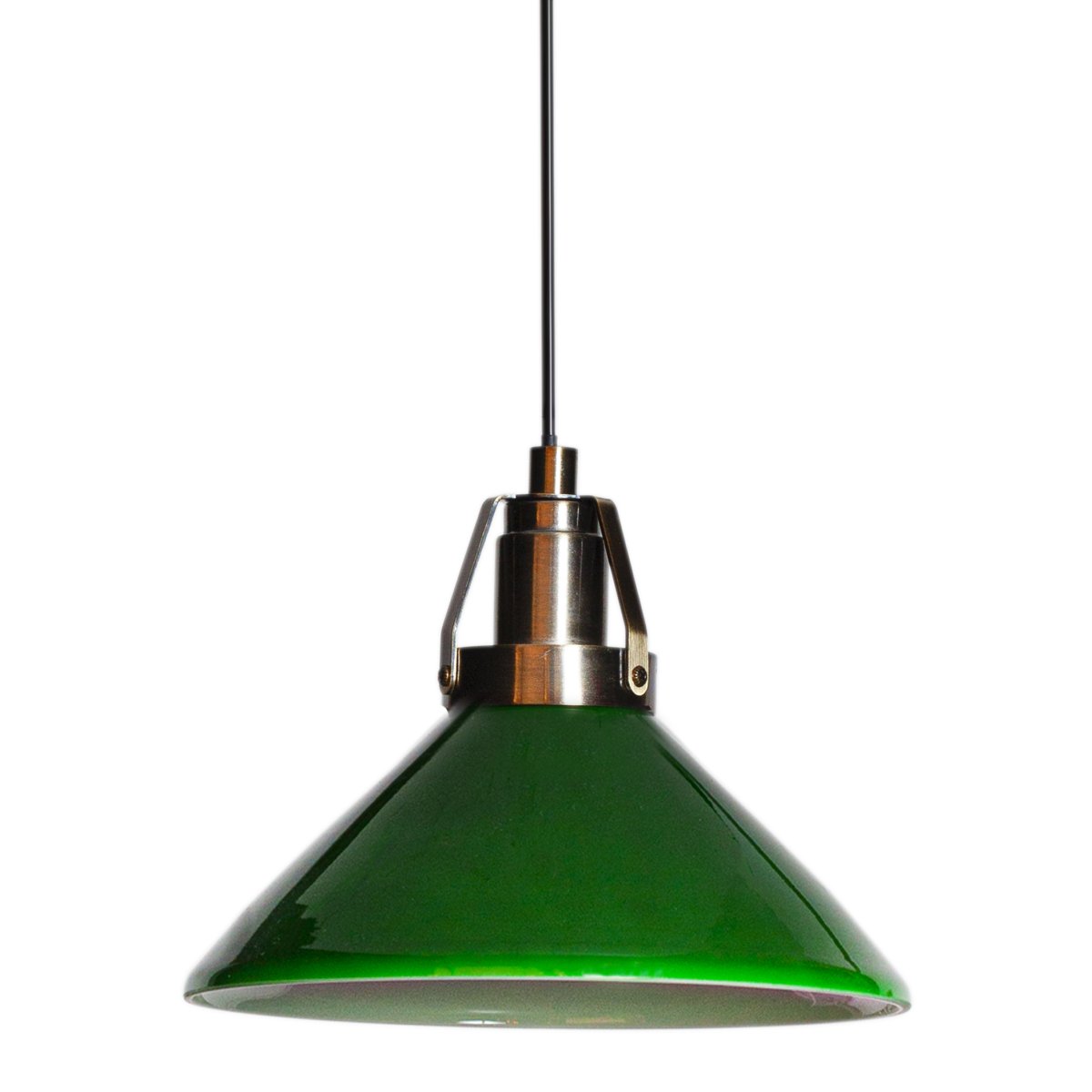 Lampe Style École Ø20 Vert lampe de fenêtre De Cottex - L'applique Shoemaker, en verre souffl&eacute; vert et d&eacute;tails en laiton antique, est un luminaire classique qui apportera un charme intemporel &agrave; votre int&eacute;rieur.