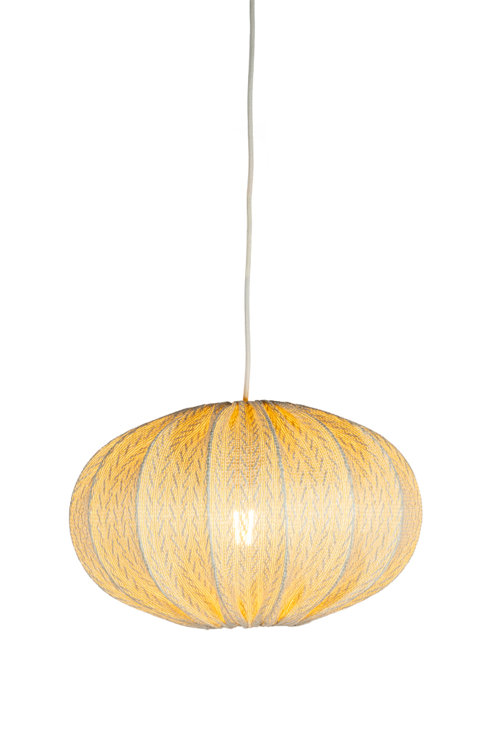 Moon Abat-Jour S/Suspension Ø45 Blanc cassé suspension De Alde & Lind - Moon crée une ambiance chaleureuse et accueillante dans toutes les pièces et s'harmonise avec différents styles de décoration.