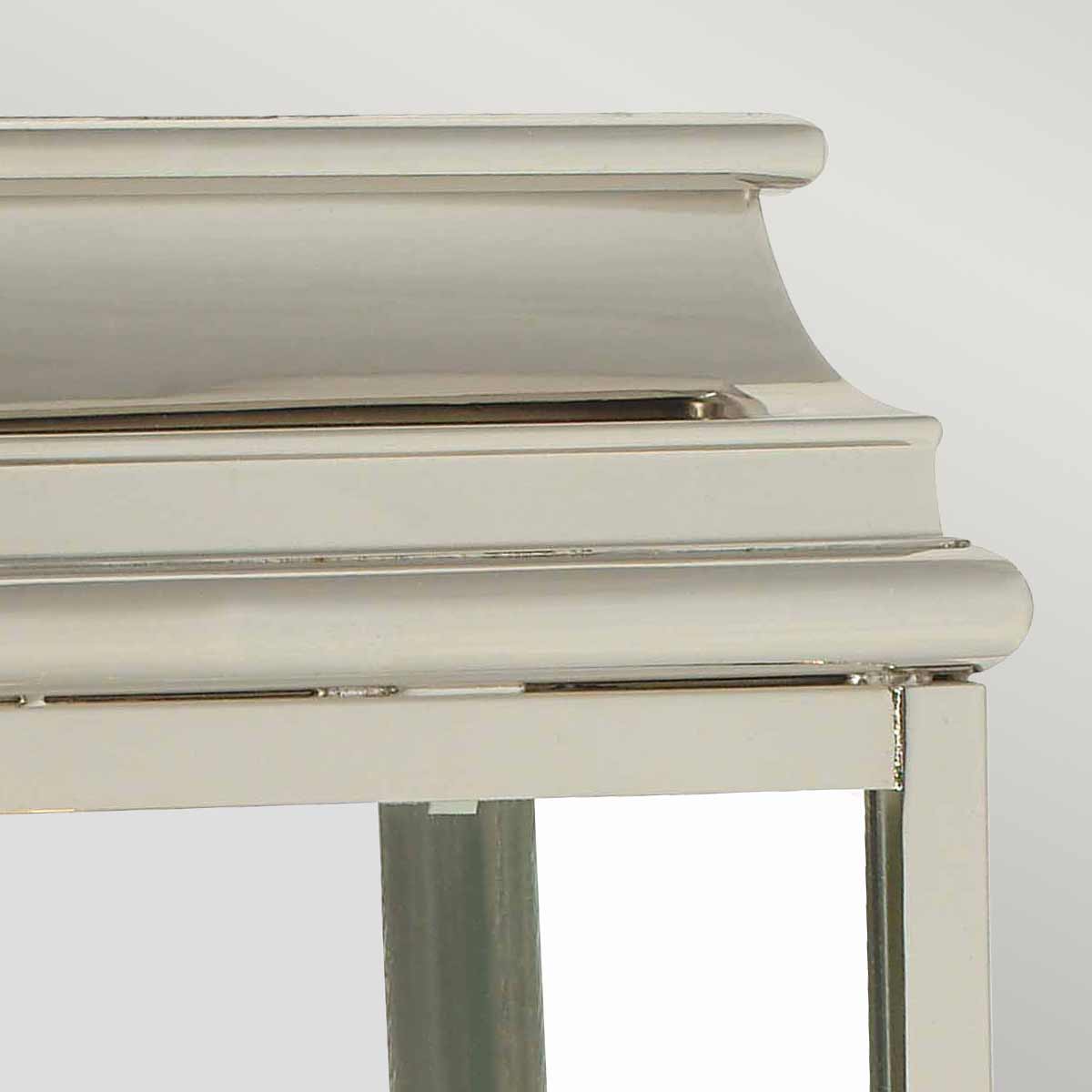 St Martins 30cm Nickel lampe d’extérieur De Elstead Lighting - Avec un indice de protection IP44, la lampe est protégée contre les intempéries et le vent et est donc parfaite pour les façades, les entrées et les terrasses.