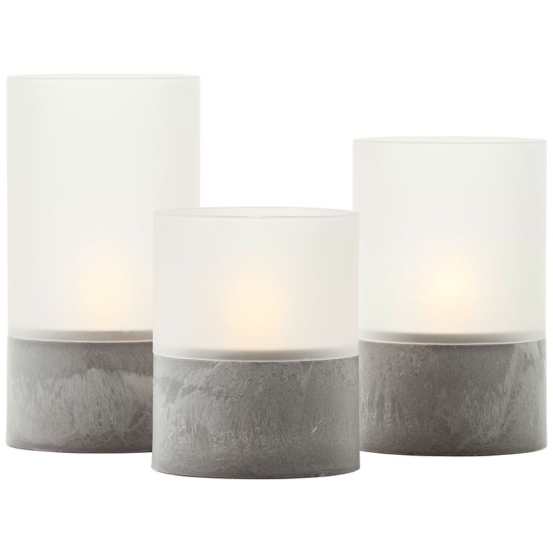 Bougie Pack De 3 Gris/blanc De Brilliant - Ce lot comprend des lampes de 10 cm, 12,5 cm et 15 cm de hauteur, toutes d'un diam&egrave;tre de 8 cm, id&eacute;ales pour une table, une &eacute;tag&egrave;re ou un rebord de fen&ecirc;tre.