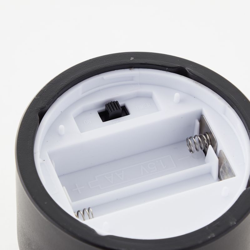 Bougie Pack De 3 Noir/Fumé De Brilliant - Ce lot comprend des lampes de 10 cm, 12,5 cm et 15 cm de hauteur, toutes d'un diam&egrave;tre de 8 cm, id&eacute;ales pour une table, une &eacute;tag&egrave;re ou un rebord de fen&ecirc;tre.