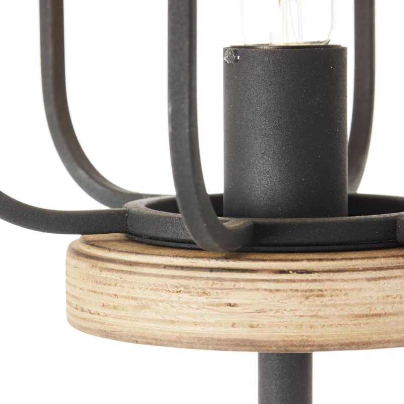 Gwen Noir lampadaire De Brilliant - Le bois utilisé est issu de forêts gérées durablement et certifiées FSC, garantissant une production responsable, respectueuse de l'environnement, de la biodiversité et de bonnes conditions de travail.
