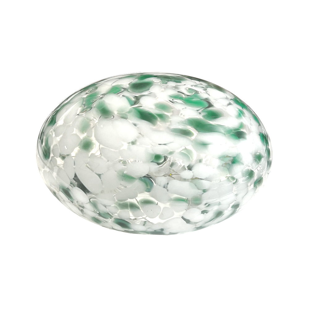Sten 15cm Vert/Blanc lampe de table De Pixie Design - La lampe en pierre de Pixie Design a un beau design avec une surface marbr&eacute;e en vert et blanc.