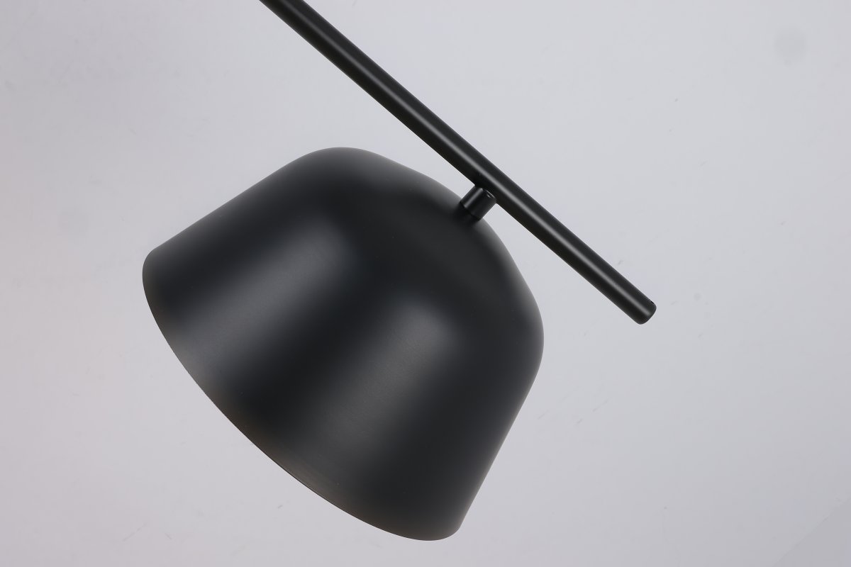 Pop 125cm Noir suspension De Nordic Lighting - Ses lignes &eacute;pur&eacute;es et son abat-jour orient&eacute; vers le bas diffusent une lumi&egrave;re agr&eacute;able et fonctionnelle, id&eacute;ale pour les salles &agrave; manger ou les cuisines.