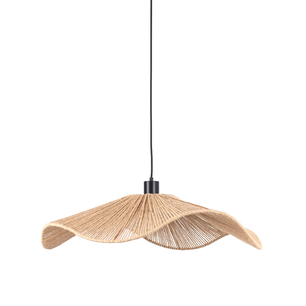 Rocca Ø70 Nature suspension De Nordic Lighting - Id&eacute;ale pour ajouter une touche naturelle et &eacute;l&eacute;gante au-dessus de la table &agrave; manger ou dans le salon.