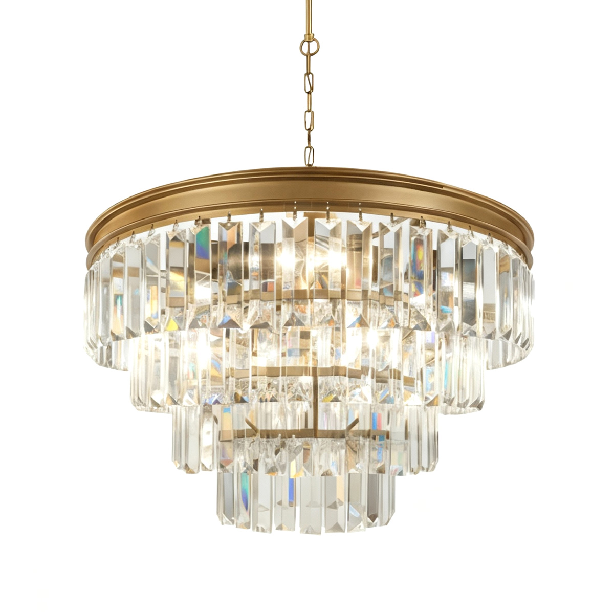Oxford Ø50 Laiton antique cristal De Lampan - Sa structure &agrave; plusieurs niveaux et ses prismes transparents refl&egrave;tent la lumi&egrave;re de mani&egrave;re scintillante, cr&eacute;ant une atmosph&egrave;re chaleureuse et accueillante.