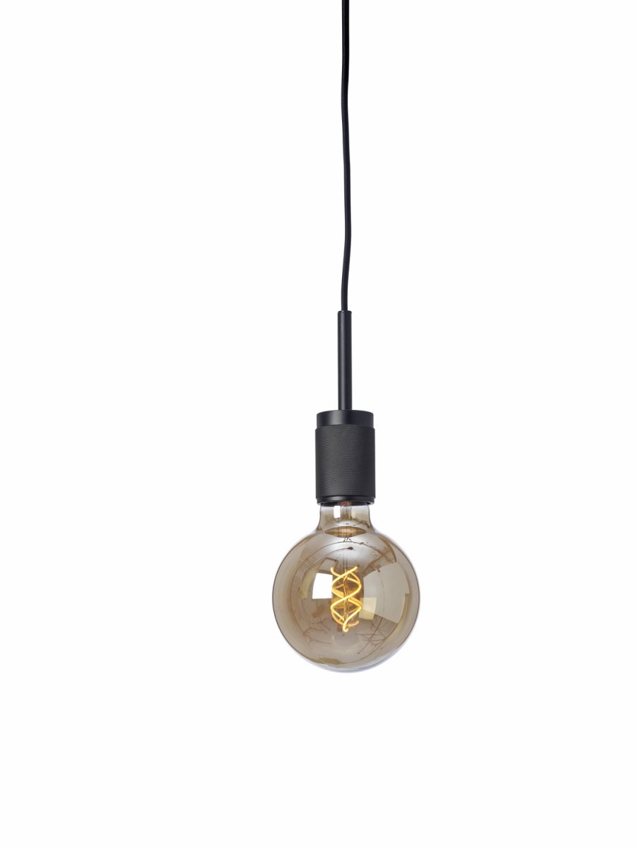 Upphäng Ø9 Noir lampe de fenêtre De Cottex - Id&eacute;ale comme &eacute;clairage de fen&ecirc;tre ou pour cr&eacute;er un coin cosy, elle allie lumi&egrave;re et caract&egrave;re.