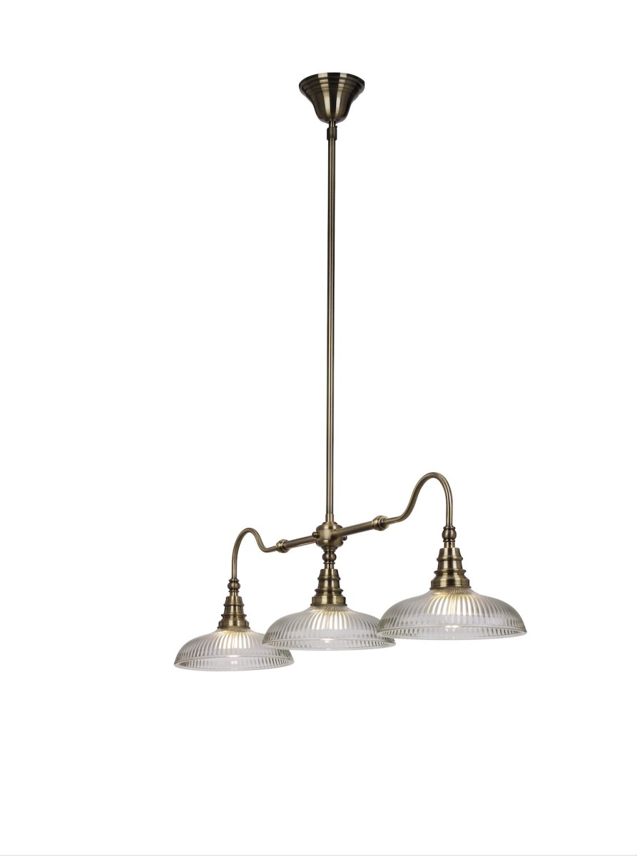 Snooker 107cm Antique suspension De Cottex - Le plafonnier Snooker en m&eacute;tal avec laiton antique et verre transparent avec une structure nervur&eacute;e est un luminaire &eacute;l&eacute;gant et styl&eacute; qui rehausse l'atmosph&egrave;re de n'importe quelle pi&egrave;ce.