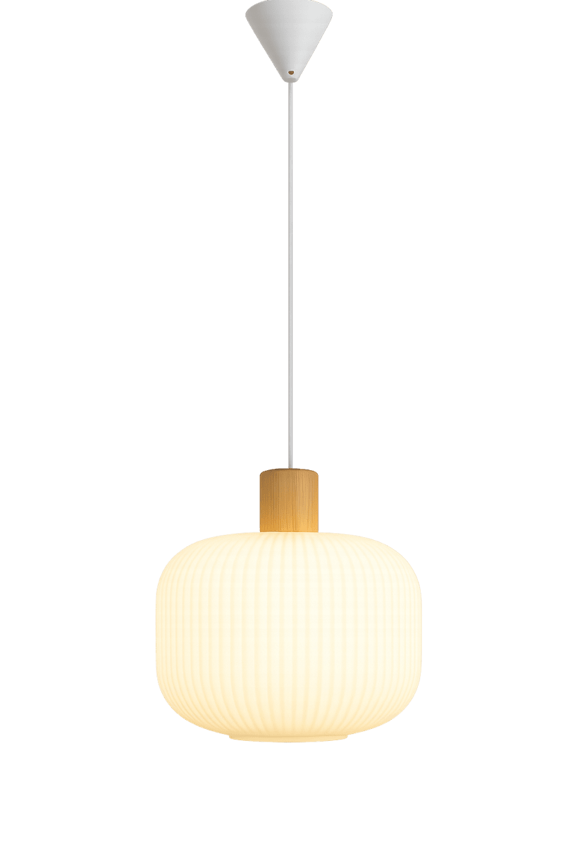 Ekerum Ø30 Blanc suspension De Nordic Lighting - Son abat-jour en verre blanc c&ocirc;tel&eacute; diffuse une lumi&egrave;re agr&eacute;able et homog&egrave;ne, tandis que sa structure apporte une touche d&eacute;corative.