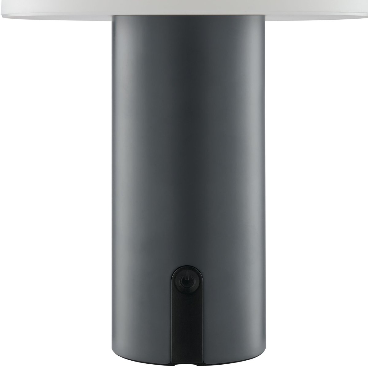 Mattis 20cm Gris portable De Brilliant - Gr&acirc;ce &agrave; son indice de protection IP44, la lampe convient aussi bien &agrave; l'int&eacute;rieur qu'&agrave; l'ext&eacute;rieur, sur une terrasse ou un balcon.