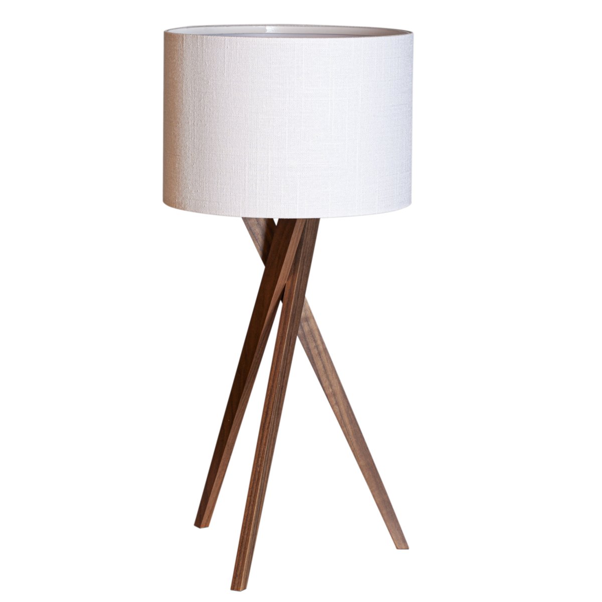 Vega 55cm Noyer lampe de table De By Rydéns - Vega est une lampe de table moderne en noyer et textile.