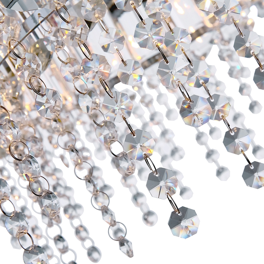 Hail Ø60 Chrome cristal De Maytoni - Les prismes &agrave; facettes refl&egrave;tent la lumi&egrave;re et cr&eacute;ent une lueur enchanteresse lorsque la lampe est allum&eacute;e.