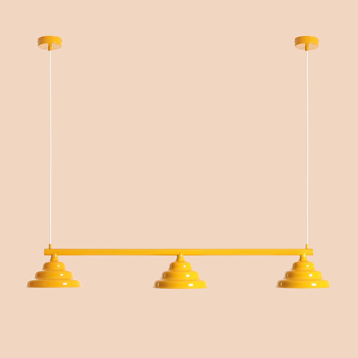 Wave 106cm Jaune suspension De Artera - Wave est une suspension moderne au design rétro, ce qui en fait une lumière polyvalente qui s'intègre dans n'importe quelle maison.